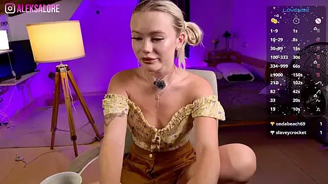 LexieLoree on StripChat