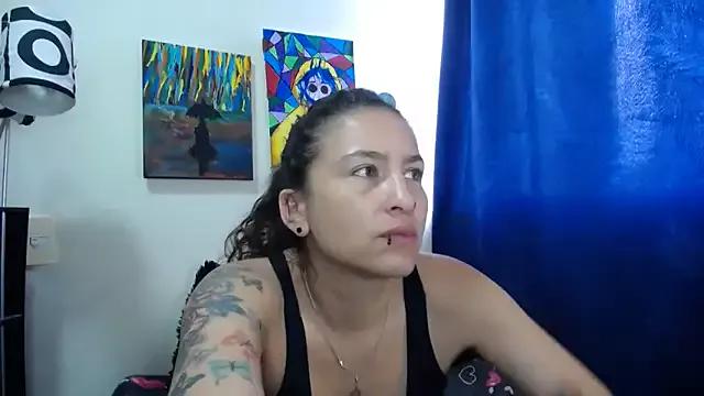 Freechat Leyla_Horny_Bg on StripChat