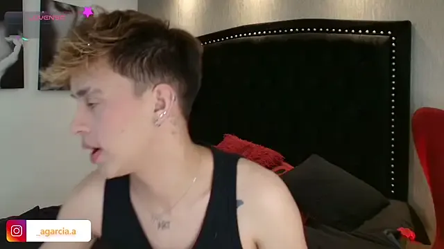 LiamWildx20 on StripChat