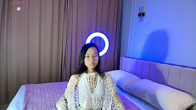 Masturbate to hot camslut Lihnpham lihnpham from StripChat