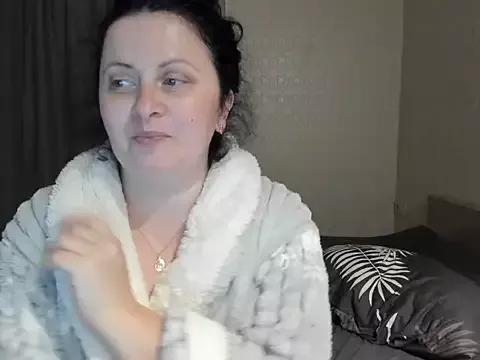 Lillian2 on StripChat 