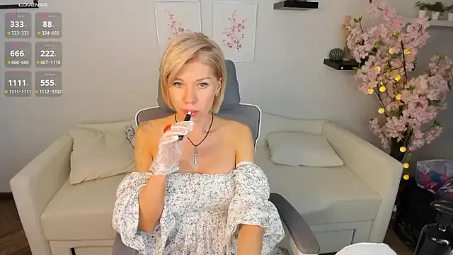 Lindsi_Luvviv — spank the pussy