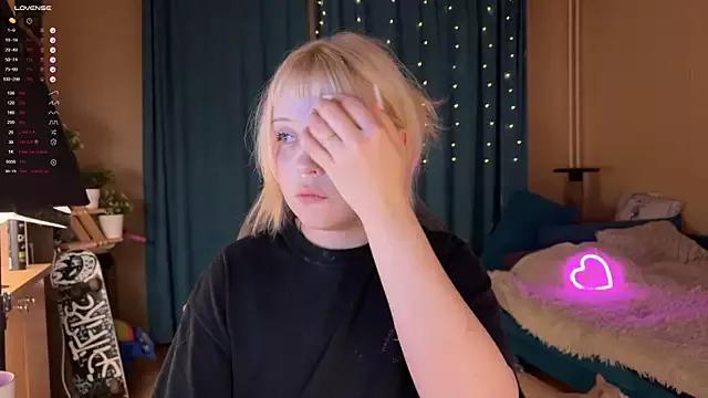 LisaLaas on StripChat