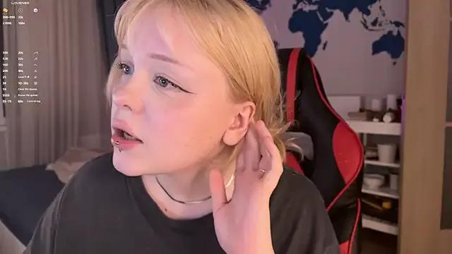 LisaLaas on StripChat