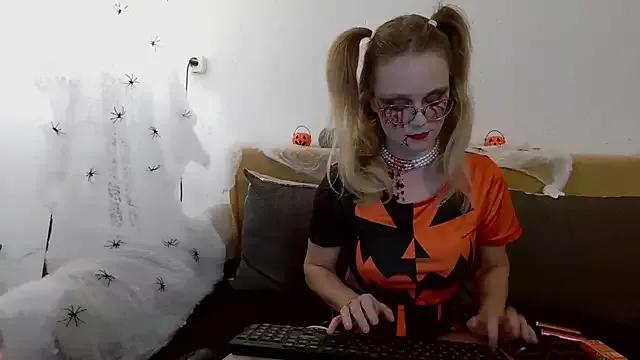 little-leni on StripChat 