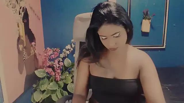 Littleindianmilf on StripChat 