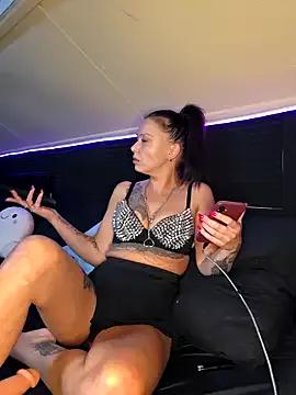 littleladyshelly from StripChat