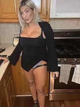 LittleMissEeve on StripChat 