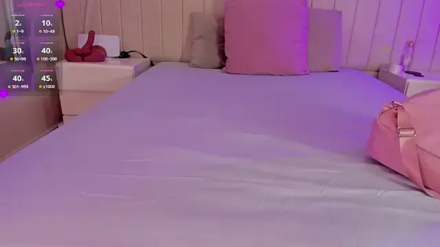 Littleolivia_ on StripChat