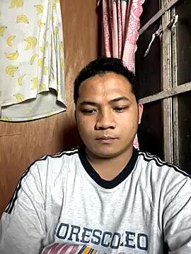 littleredbunny27 on StripChat