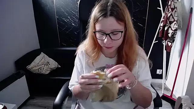 littleviki7 on StripChat 