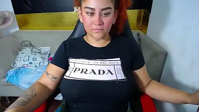 loly_bigbooty4u on StripChat 