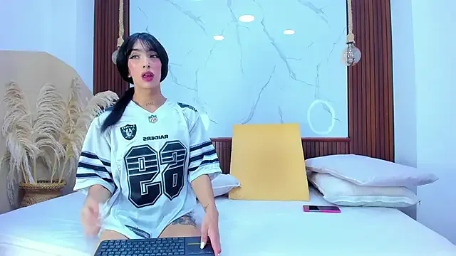 Freechat Loversinfire2 on StripChat