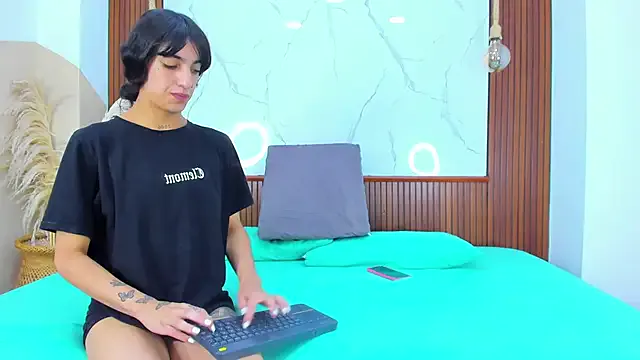 Freechat Loversinfire2 on StripChat