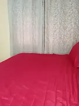 Luciouslips00 on StripChat