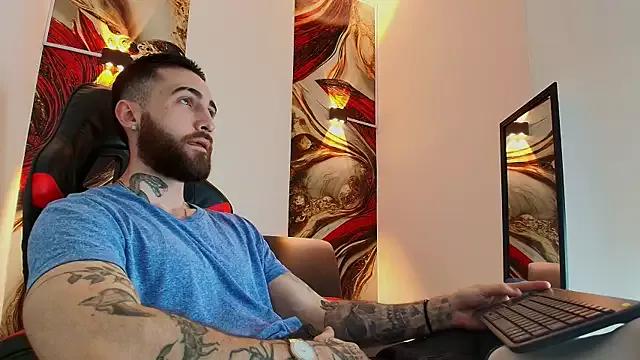 Luke_davis01 from StripChat