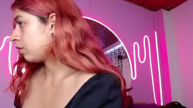 lunabloom2 — Freechat on StripChat