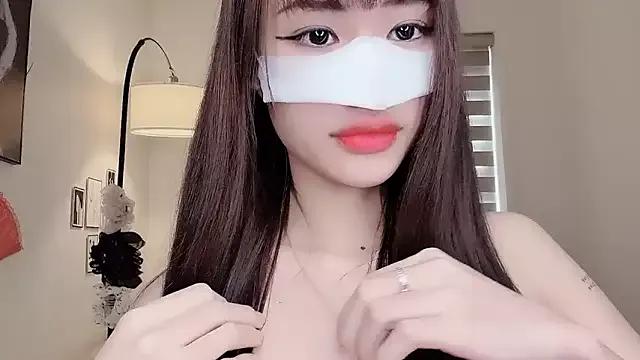 Freechat MaiLiiil on StripChat