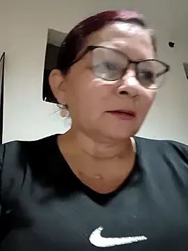 marfil_milf — Masturbating my clitoris with Domi