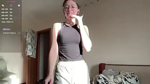 MargarettNewbie from StripChat