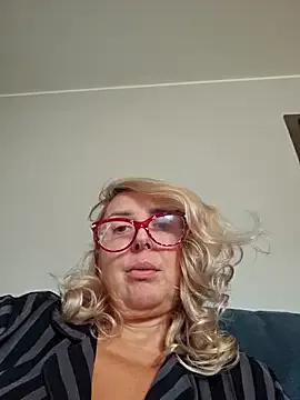 Explore MariaRichi_, she wants to masturbate for you MariaRichi_ from StripChat