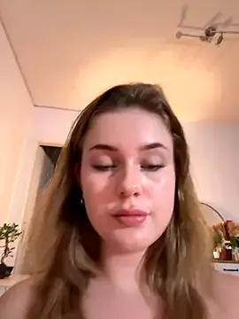 MaribelRiver on StripChat