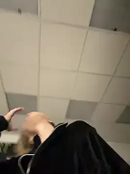 MarilynNova — spanks 5 times on the ass