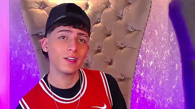 Freechat MateoMitchell on StripChat