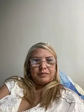 MaximeQueen — Me masturbo solo con mis dedos