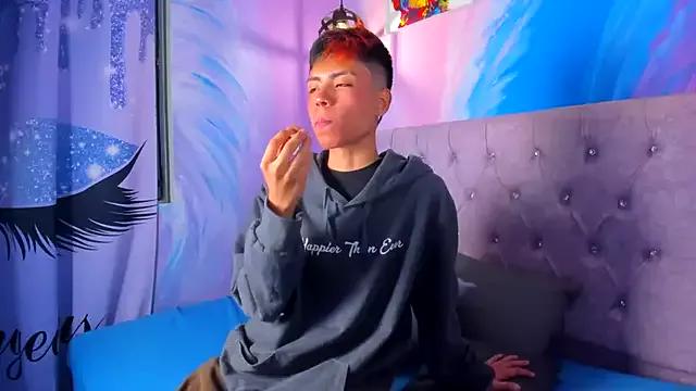 Masturbate to StripChat's MaxiWildd MaxiWildd from StripChat