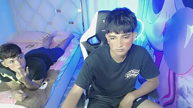 Freechat Maxwell_boys on StripChat