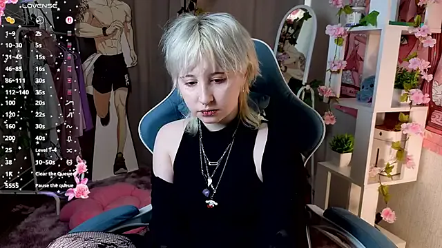 StripChat May_leaf is Freechat May_leaf — take off your shorts