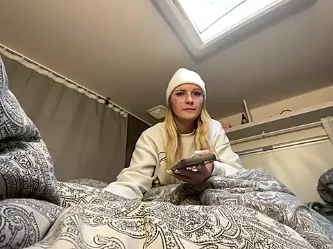 StripChat melanieTesss is Private melanieTesss — Play with pussy 2 min