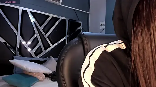 Melissa_23_ — Freechat on StripChat