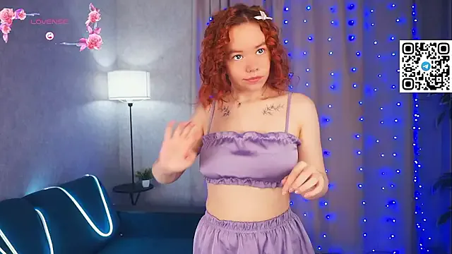 MelodyHasbrouck — bite my lips close up