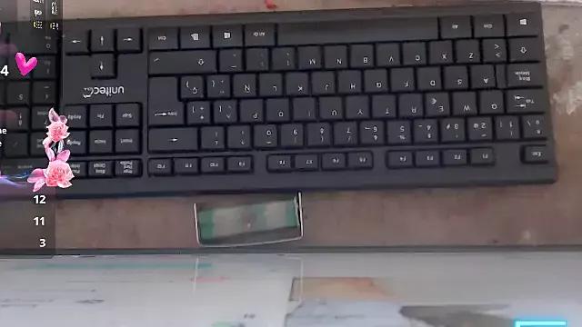 Freechat merlinacandy on StripChat