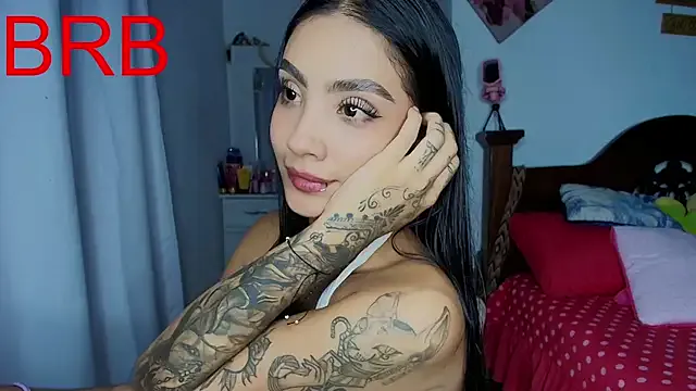 mia_yireth — show pussy