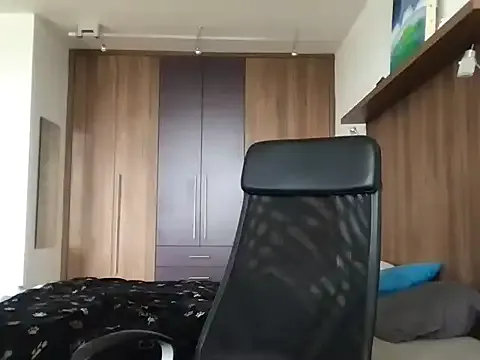 sc MikeVersano is f MikeVersano — f on sc