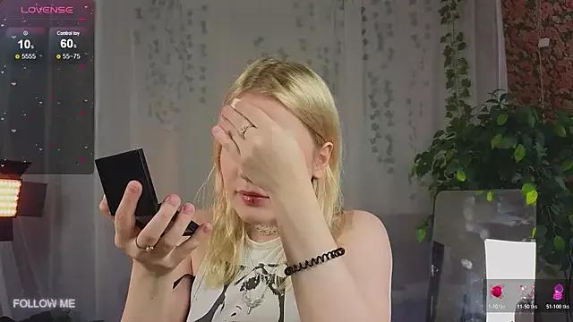 Mila_wxw on StripChat