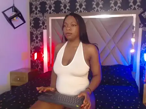 MilaCruzz on StripChat