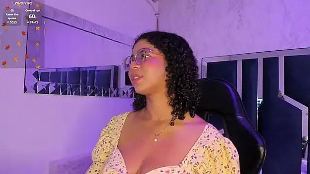 Freechat MilaHall_ on StripChat