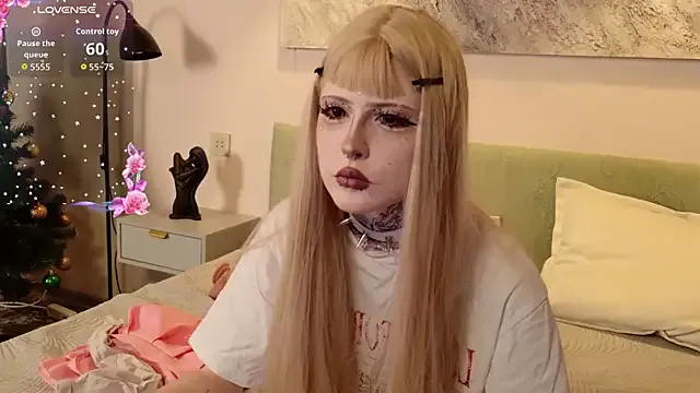 Freechat MilkMeSoftly on StripChat