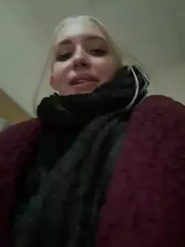 Milkyy_wway on StripChat 
