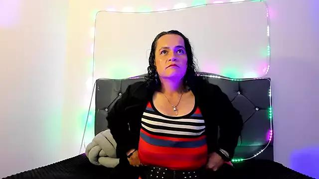 Mishell_Bons on StripChat 