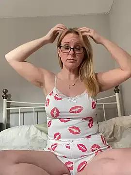 Mistress-LillyRose on StripChat 