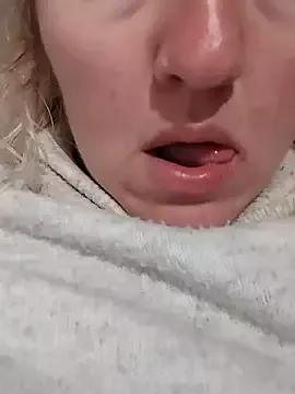 Mllesha74000 on StripChat