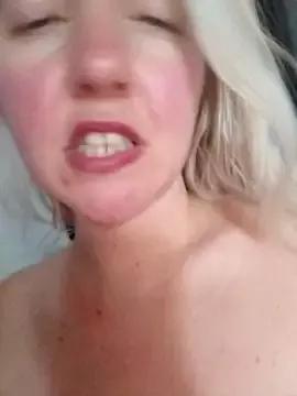 Mllesha74000 on StripChat