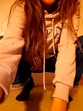 Freechat mmm-Virginia on StripChat