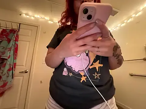 moan4mona on StripChat