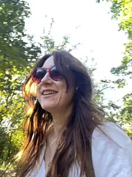 Freechat MommyGoddessL on StripChat